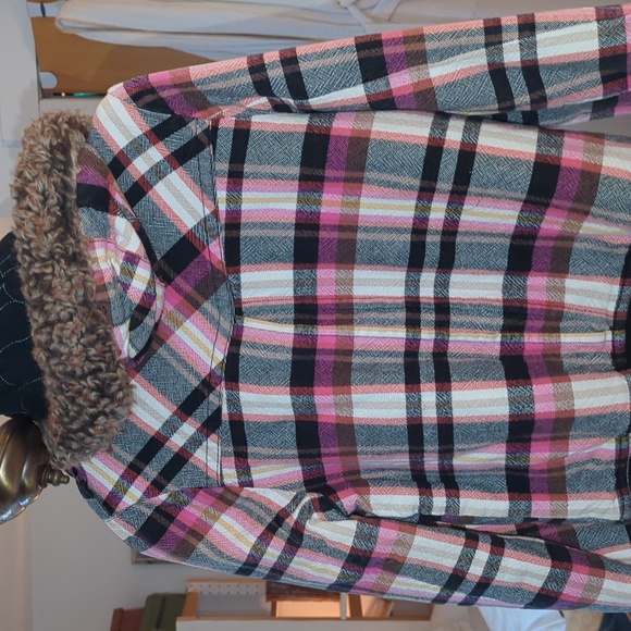 Woman's Roxy winter coat! - Picture 3 of 8